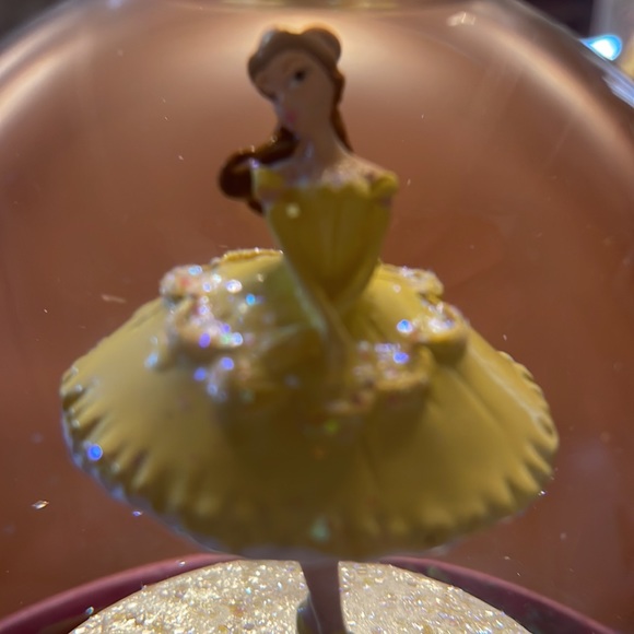 Glass globe with Belle plays Beautiful Dreamer, Enesco, Disney copyright. 90’s. - Picture 4 of 6